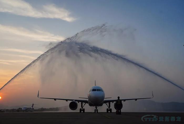 3675位逆行者回家:各地最高禮遇迎接援鄂醫護回家,感謝英雄,后會(huì )有期 3675位逆行者回家:各地最高禮遇迎接援鄂醫護回家,感謝英雄,后會(huì )有期