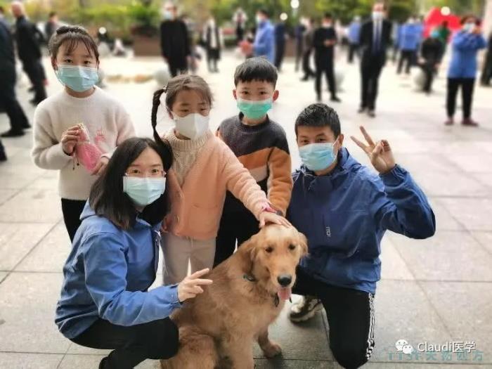 3675位逆行者回家:各地最高禮遇迎接援鄂醫護回家,感謝英雄,后會(huì )有期 3675位逆行者回家:各地最高禮遇迎接援鄂醫護回家,感謝英雄,后會(huì )有期